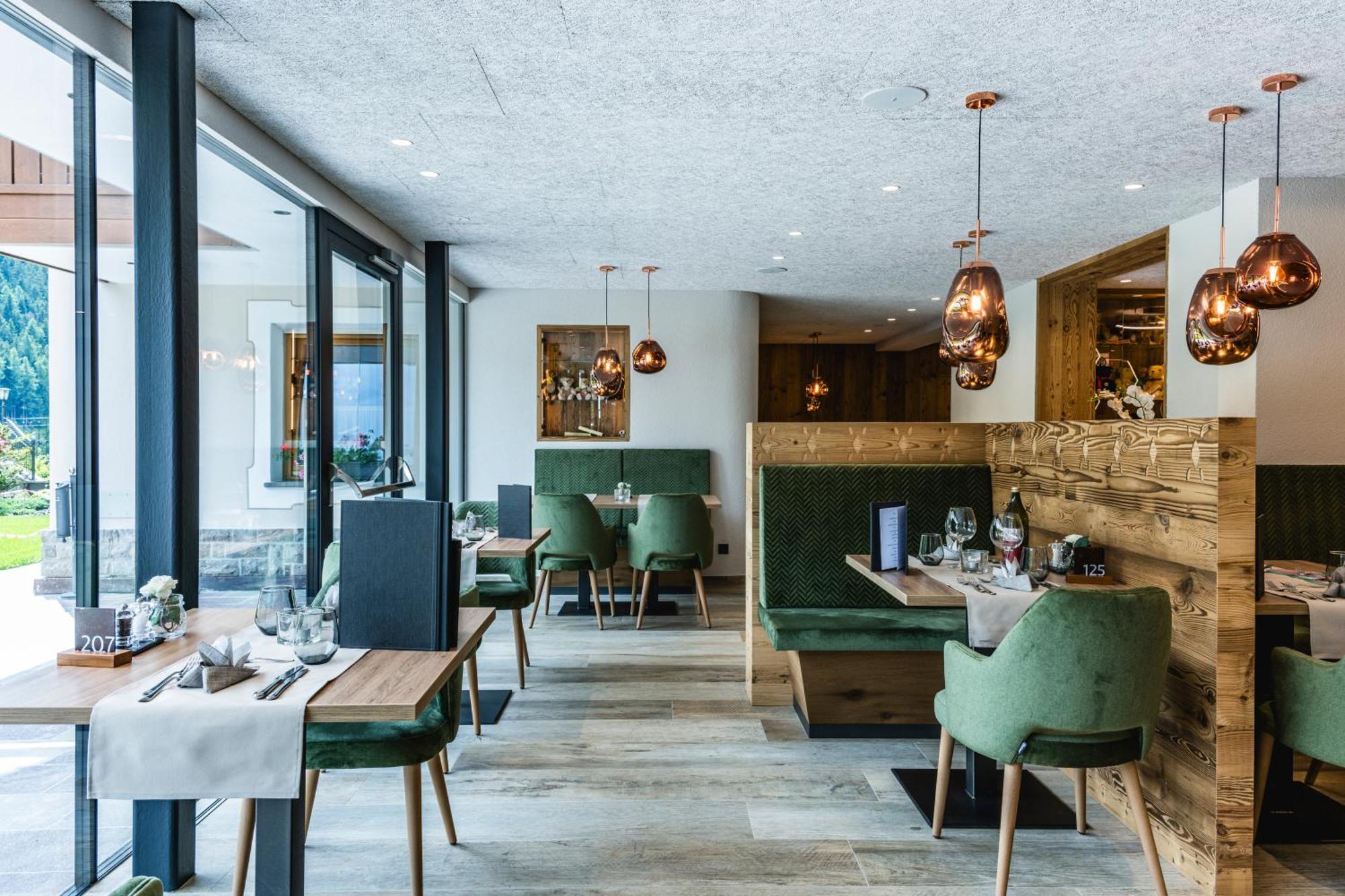 Vernel Hotel